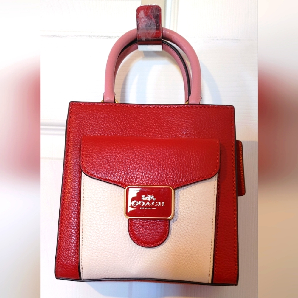 Coach Mini-Pepper